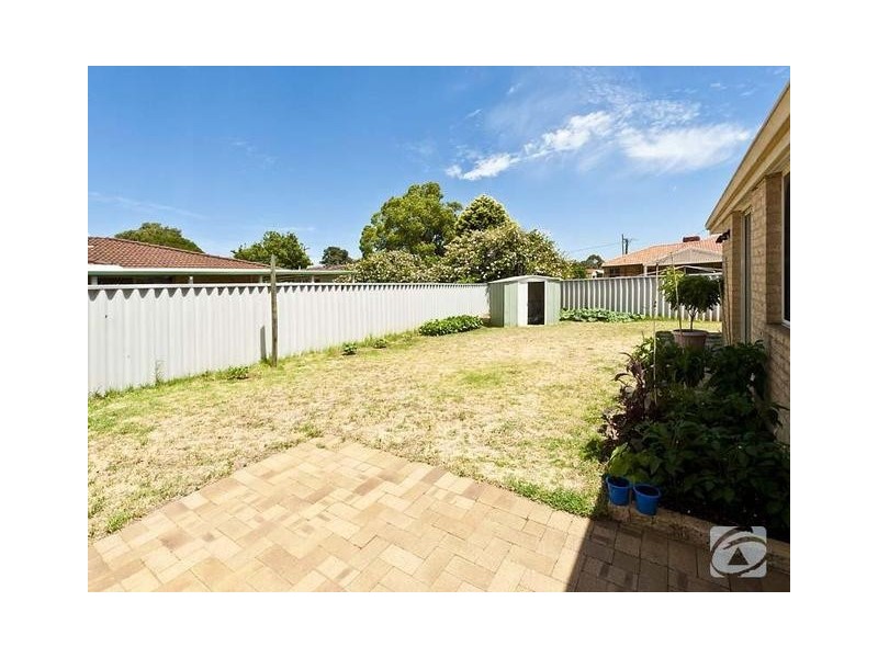 6 Greengage Court, Armadale WA 6112
