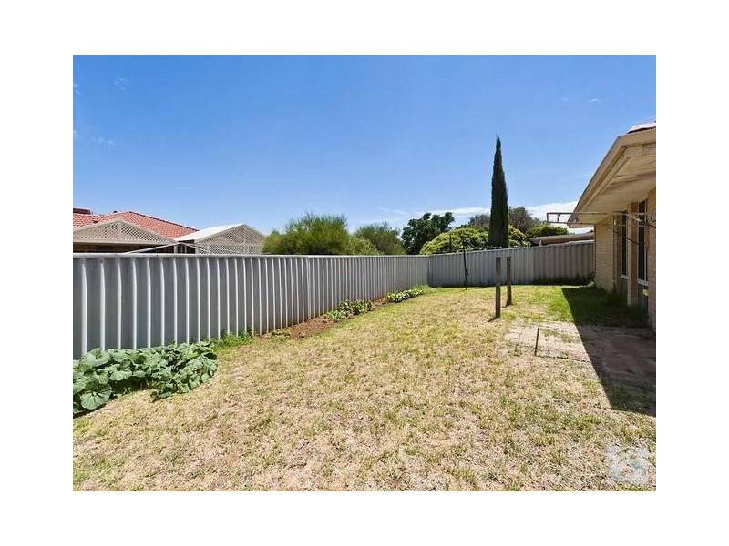 6 Greengage Court, Armadale WA 6112
