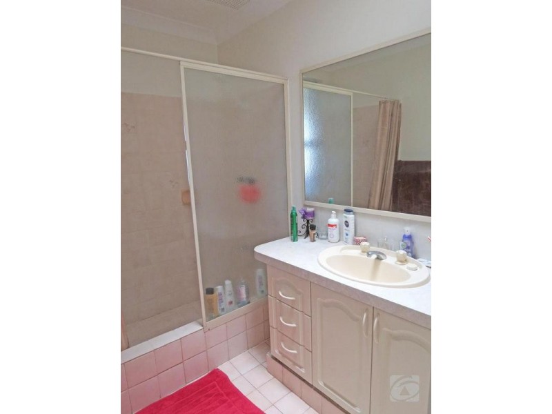 48 Grovelands Drive, Camillo WA 6111