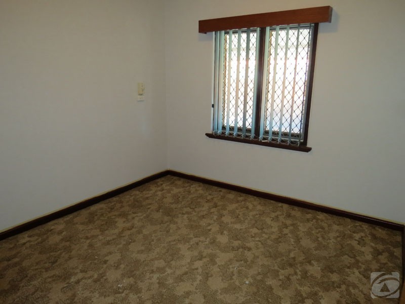 122 Westfield Road, Kelmscott WA 6111