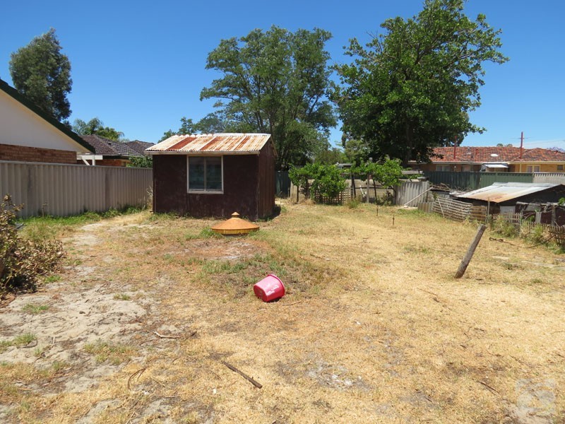 122 Westfield Road, Kelmscott WA 6111