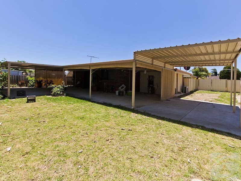 7 Montrose Circle, Camillo WA 6111