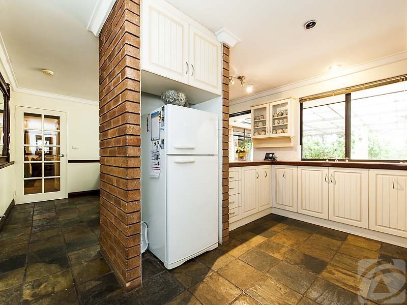 7 Aristea Place, Roleystone WA 6111