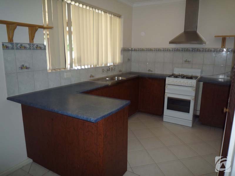 25 Tollington Park Road, Kelmscott WA 6111