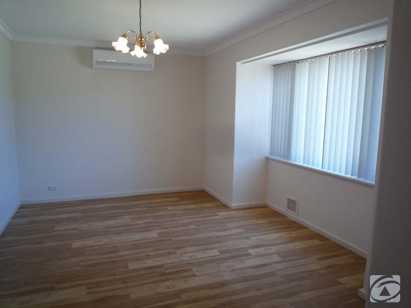 25 Tollington Park Road, Kelmscott WA 6111