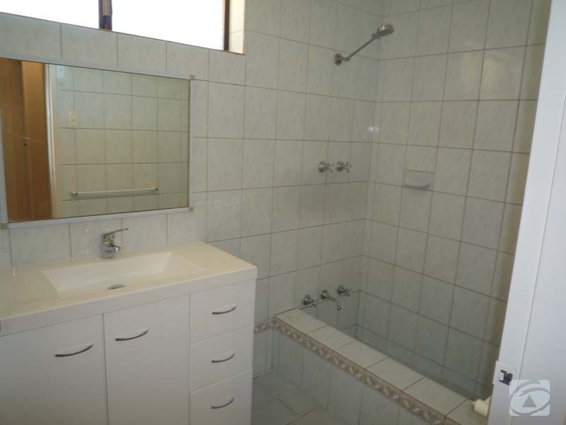 25 Tollington Park Road, Kelmscott WA 6111