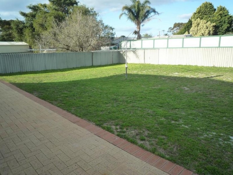 25 Tollington Park Road, Kelmscott WA 6111