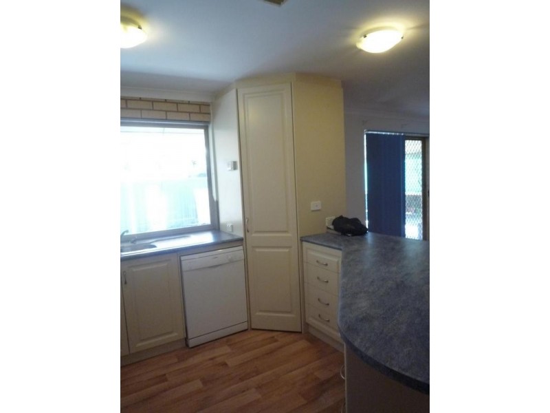 5 Emperor Close, Seville Grove WA 6112