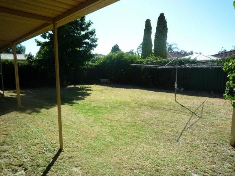 5 Emperor Close, Seville Grove WA 6112