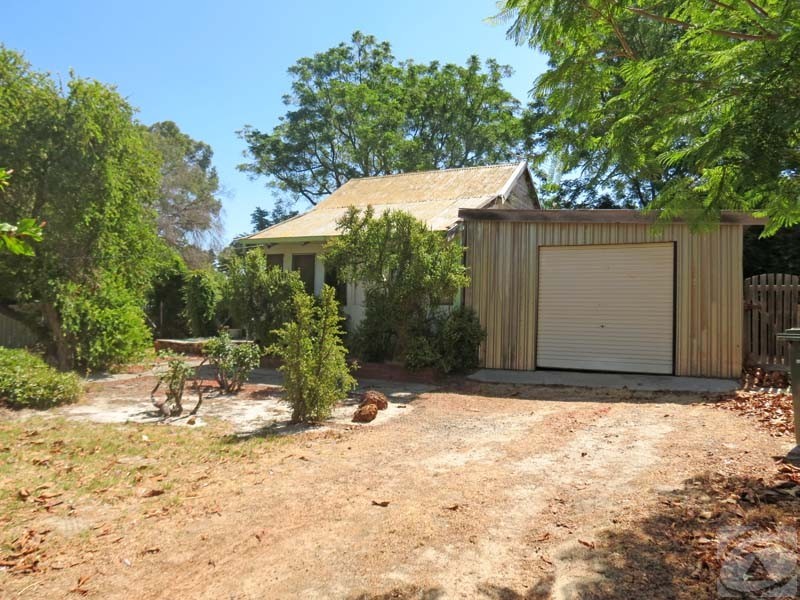 13 Arnott Court, Kelmscott WA 6111