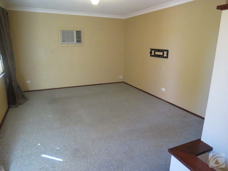 2 Ramm Place, Seville Grove WA 6112