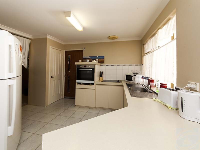 12 Poad Street, Seville Grove WA 6112