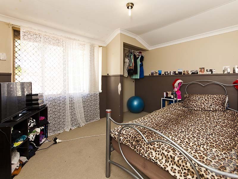 12 Poad Street, Seville Grove WA 6112