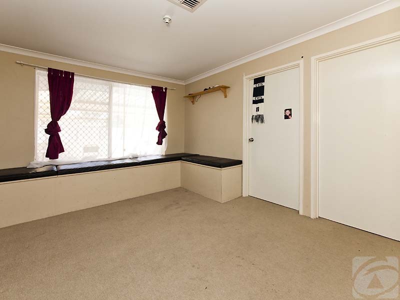 12 Poad Street, Seville Grove WA 6112