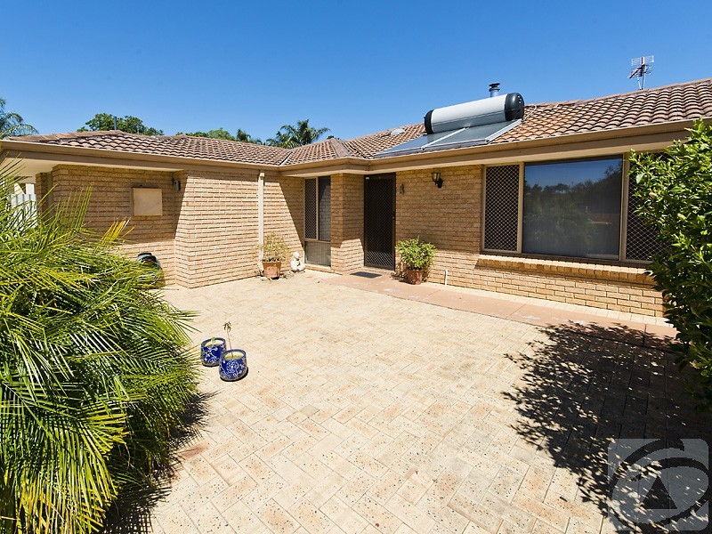 7 Melanda Street, Kelmscott WA 6111