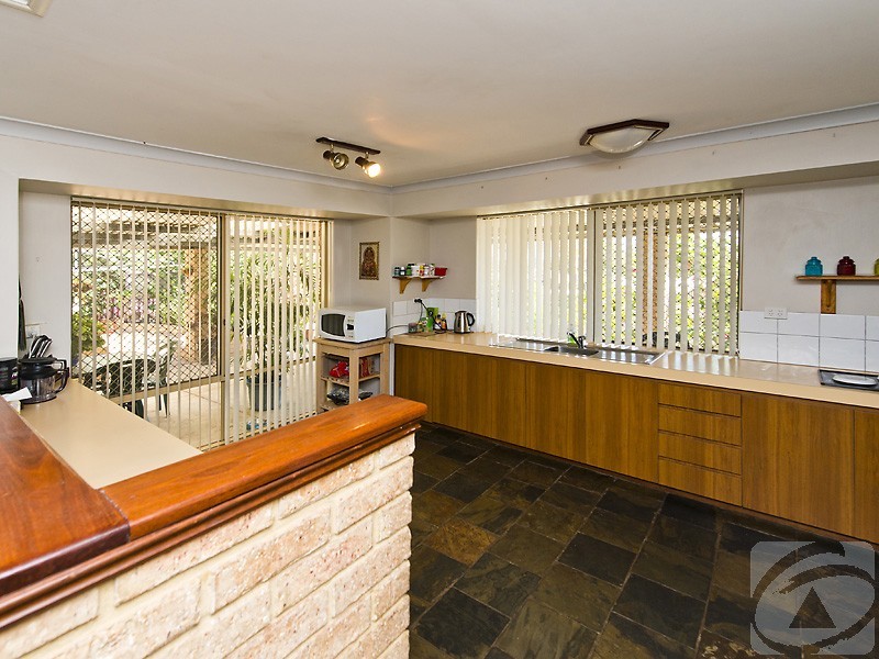 7 Melanda Street, Kelmscott WA 6111