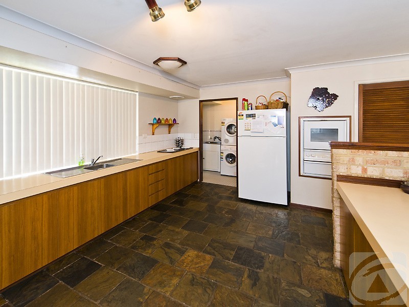7 Melanda Street, Kelmscott WA 6111
