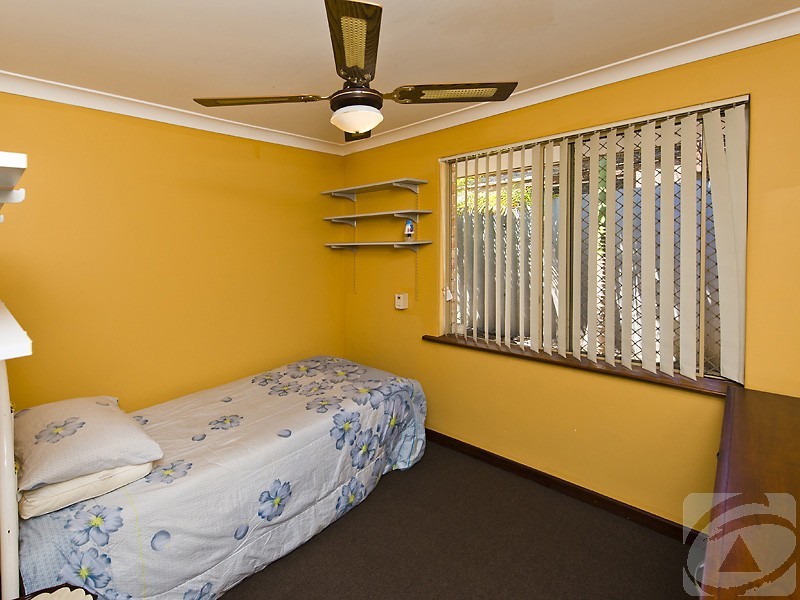7 Melanda Street, Kelmscott WA 6111