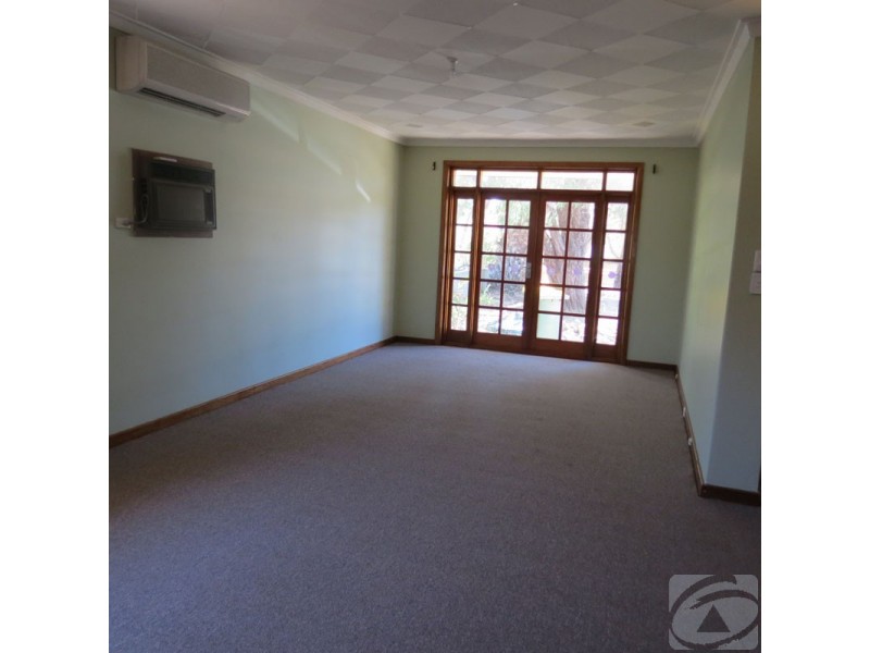 112 Fifth Road, Armadale WA 6112