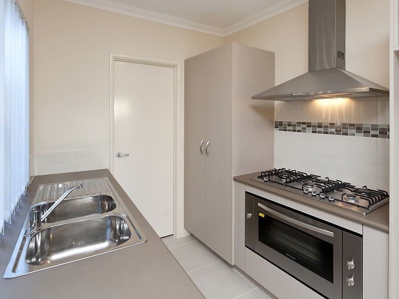 4/156 Streich Avenue, Kelmscott WA 6111