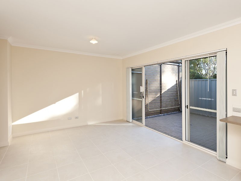 4/156 Streich Avenue, Kelmscott WA 6111