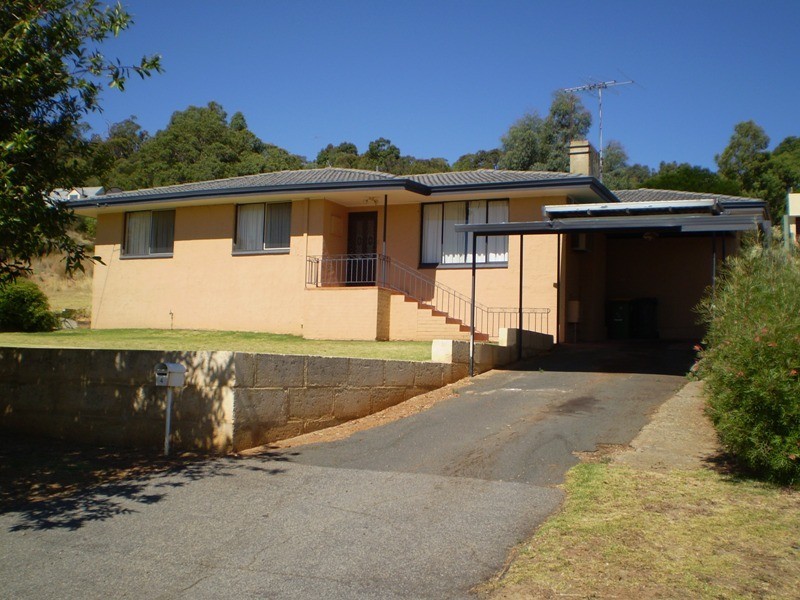 4 TREDALE AVENUE, Mount Richon WA 6112