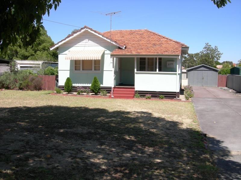 379 RAILWAY AVENUE, Armadale WA 6112