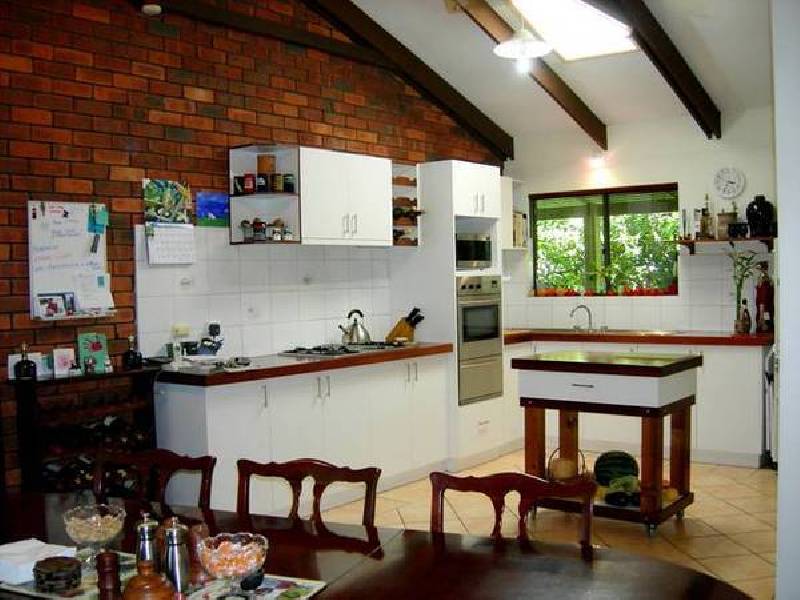 King ROAD, Oakford WA 6121