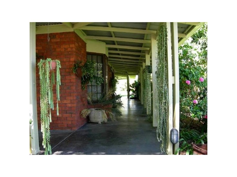 King ROAD, Oakford WA 6121