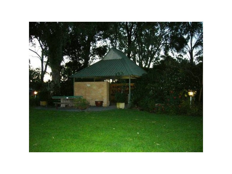 King ROAD, Oakford WA 6121