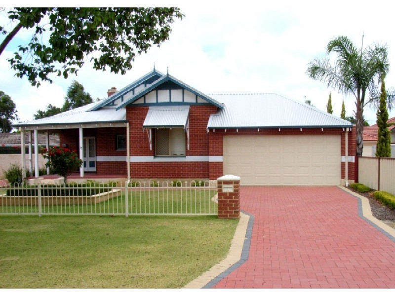 17 A Mars STREET, Carlisle WA 6101