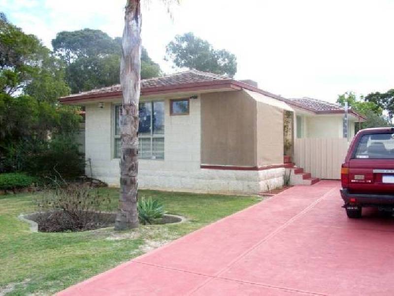 137 Third AVENUE, Kelmscott WA 6111