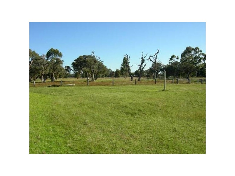 478 Orton Road, Oldbury WA 6121