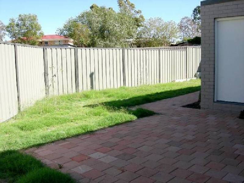 12 Tenterden Way, Gosnells WA 6110