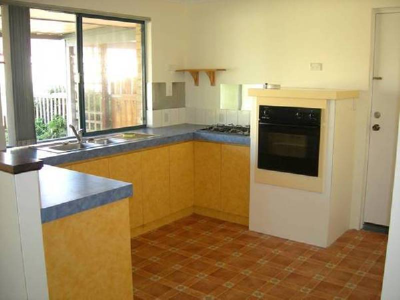 8 Bohemia Grove, Seville Grove WA 6112