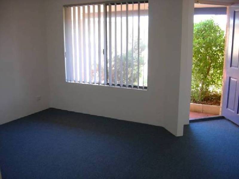 8 Bohemia Grove, Seville Grove WA 6112