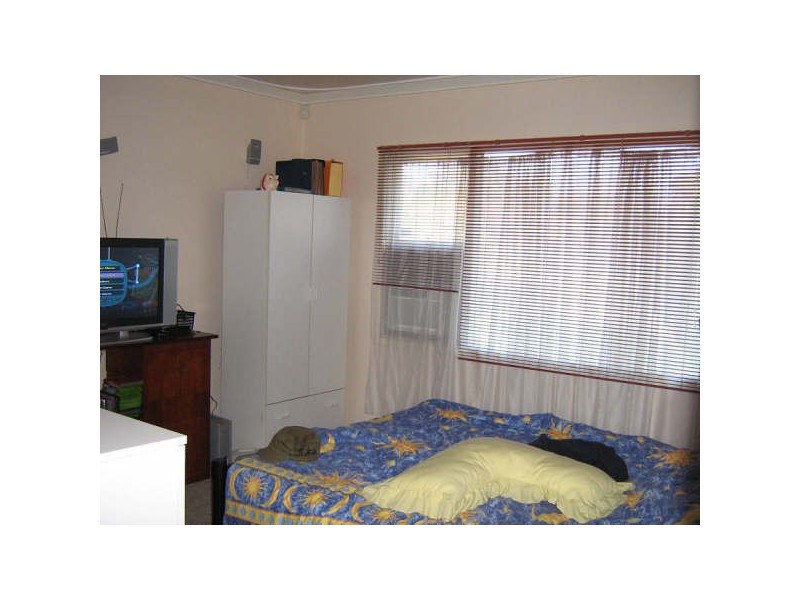 43 Spring Road, Thornlie WA 6108