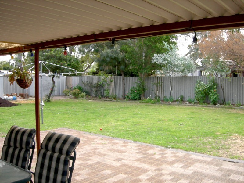 29 Grovelands Drive, Camillo WA 6111