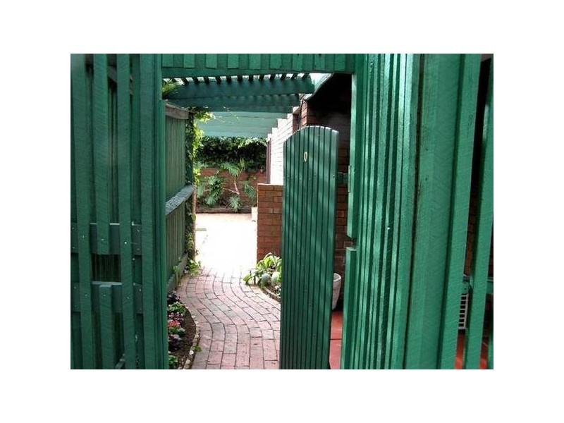 10/4 Glastonbury Road, Armadale WA 6112