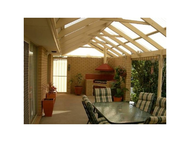 132 Challis Road, Seville Grove WA 6112