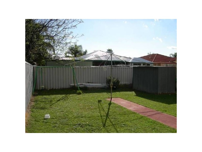 132 Challis Road, Seville Grove WA 6112