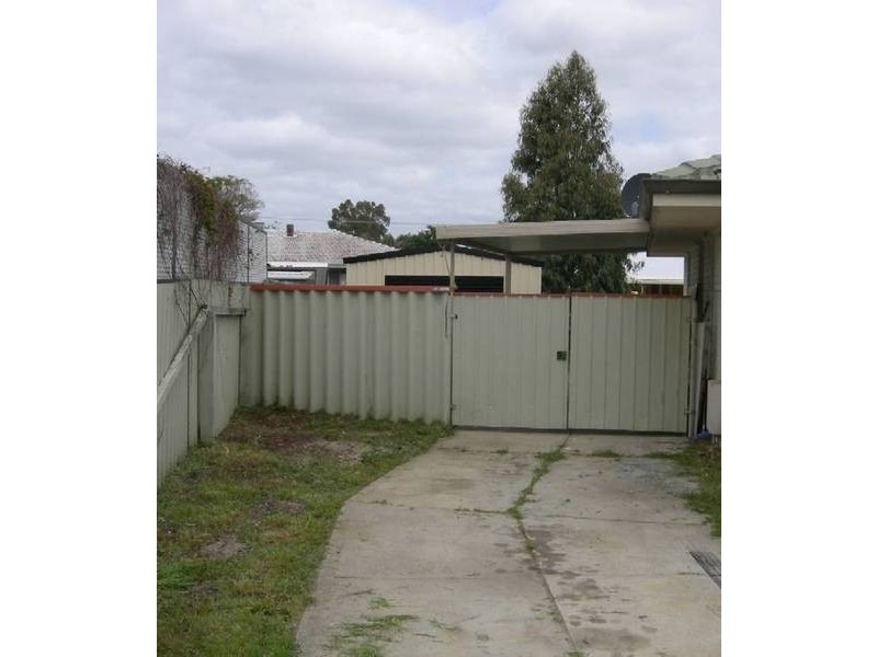 39 Grasmere Way, Kelmscott WA 6111