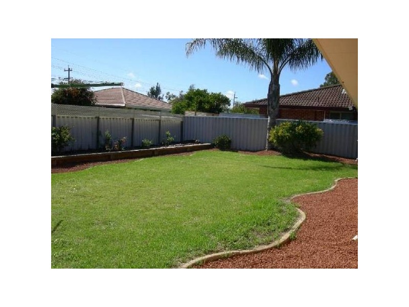 15 Barnfield Court, Seville Grove WA 6112