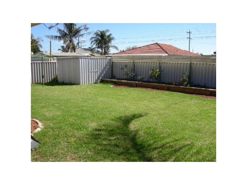 15 Barnfield Court, Seville Grove WA 6112