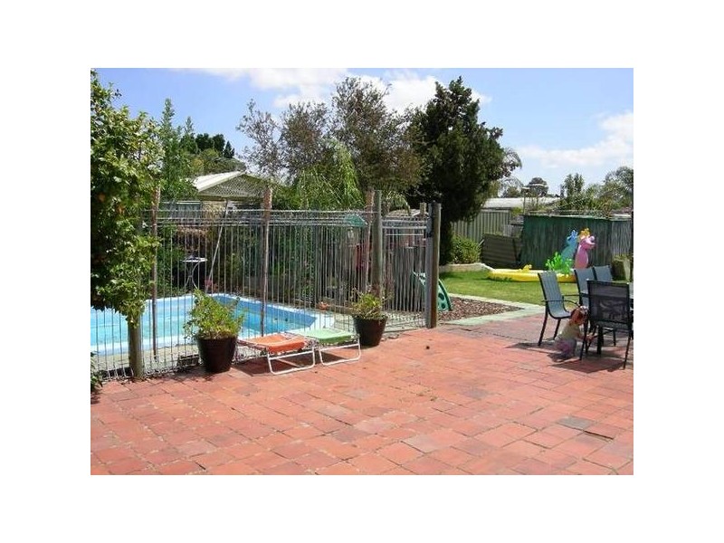 17 Dural Way, Armadale WA 6112