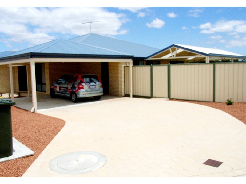 20 Glasgow Way, Seville Grove WA 6112
