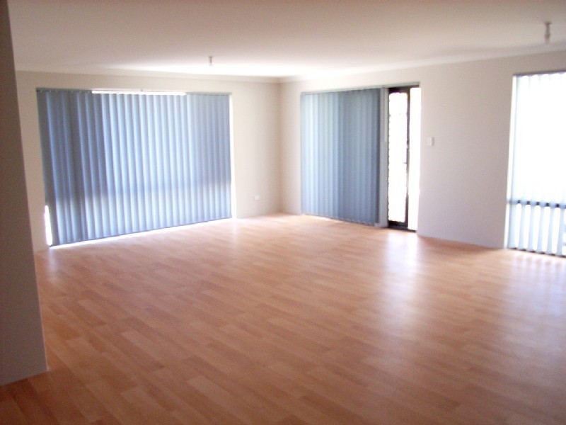 20 Glasgow Way, Seville Grove WA 6112