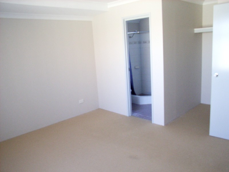 20 Glasgow Way, Seville Grove WA 6112