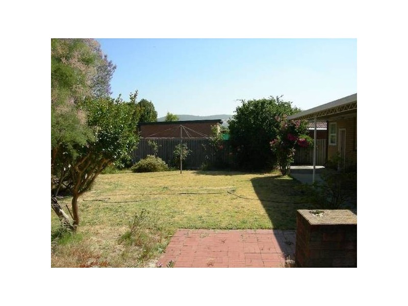 25 Slee Avenue, Kelmscott WA 6111