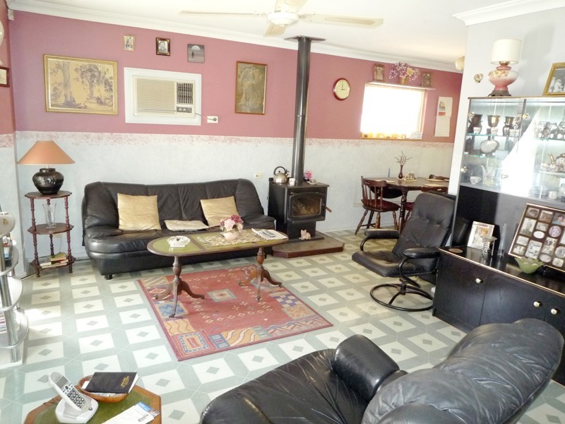 4 Megan Way, Camillo WA 6111